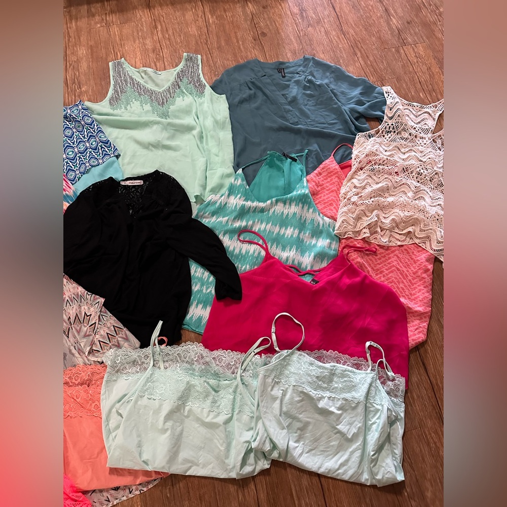 15 Maurices Tops Collection - Picture 4 of 5